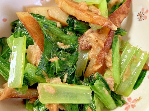 小松菜、じゃがいも、ツナ缶詰の炒め物